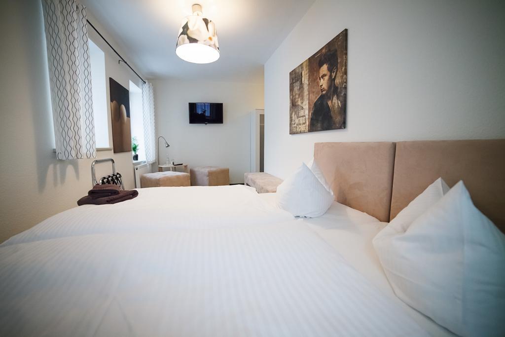 Cityhotel Jena Am Paradies Ruang foto